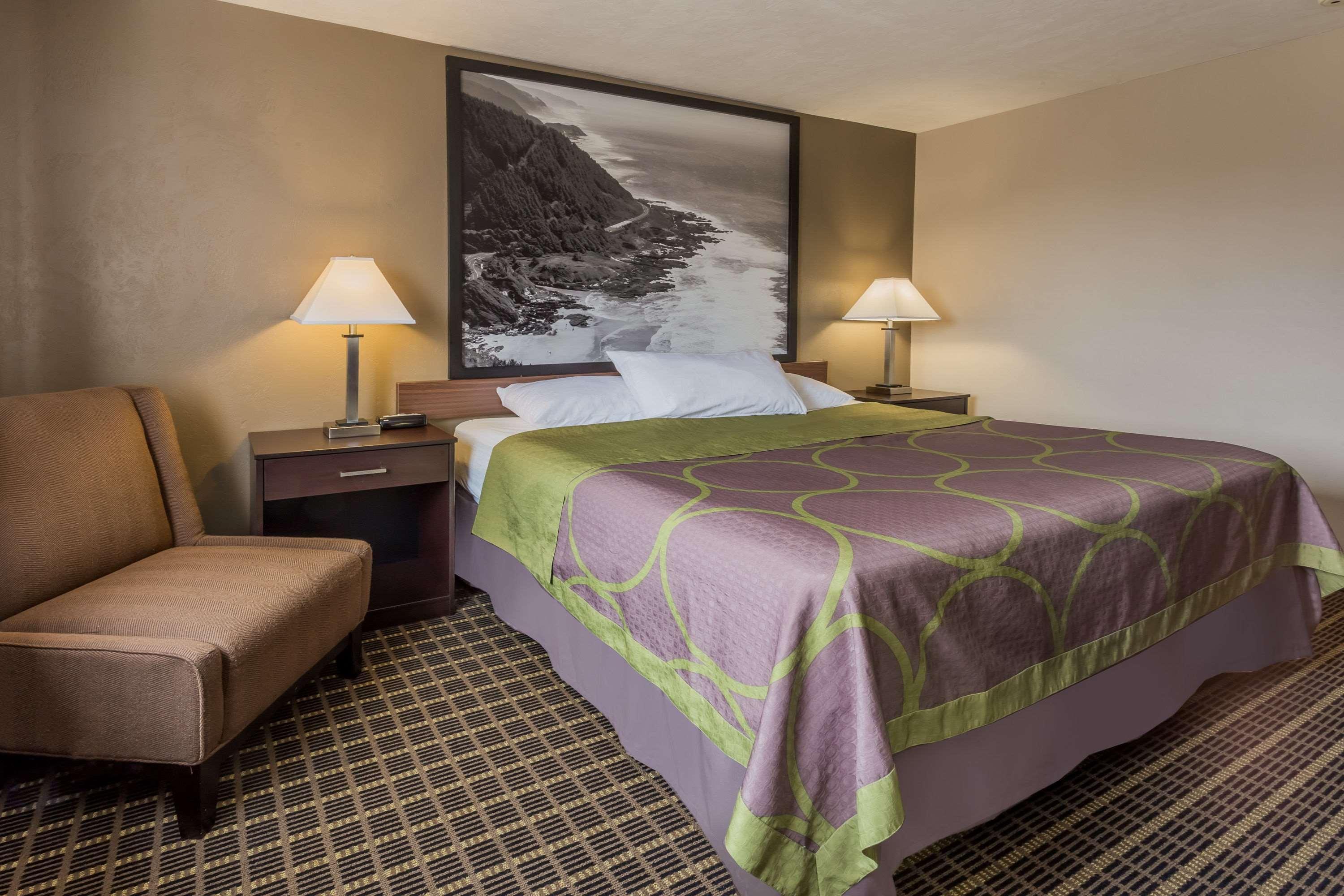 Super 8 By Wyndham Corvallis Bagian luar foto