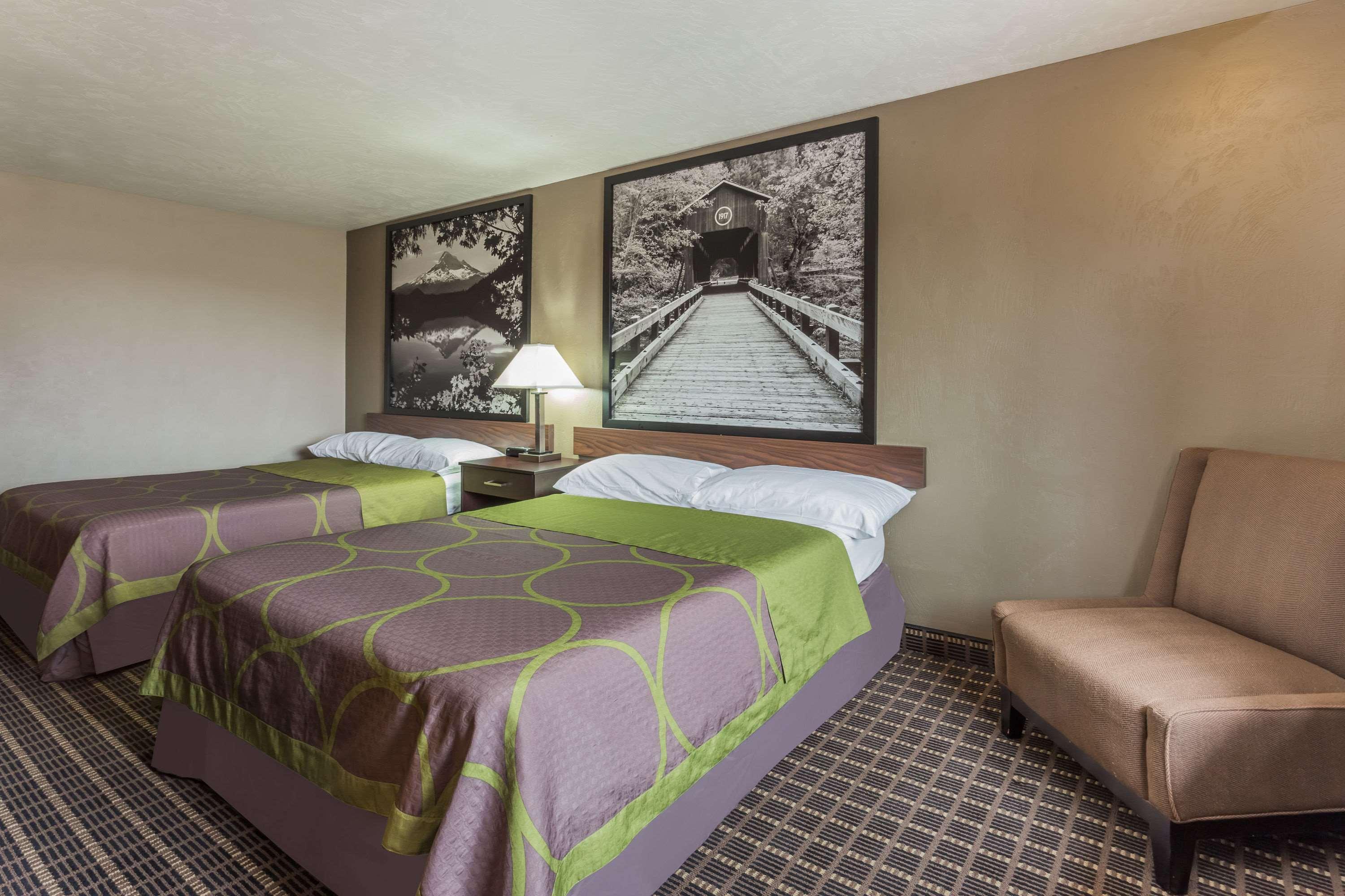 Super 8 By Wyndham Corvallis Bagian luar foto